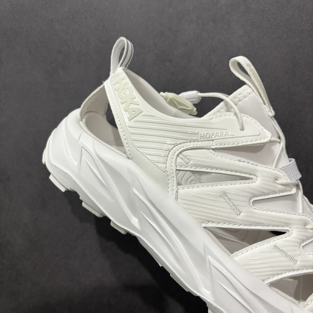 图片[6]-【绿x版】HOKA One One Hopara Sandals 霍帕拉系列水路两用溯溪涉水休闲户外露营凉鞋 作为先锋品牌的 HOKA ONE ONE总是以独特的方式 HOPA RA是一款溯溪鞋 又名排水鞋 可长期用于涉水和溯溪 保护脚底和脚趾的安全和舒适 鞋面材料速干 透气 耐磨 鞋底防滑 耐磨 抓地能力强 出于安全考虑 设计要求较高 涉水溯溪过程中 水 泥沙 可以直接从鞋内大孔排出 细纹鞋底使在岩石上抓地能力强 避免打滑 而上路后 鞋面具有快干透气等优点 尺码：36 36.5 37.5 38 39 40 40.5 41 42 42.5 43 44 45-选品中心