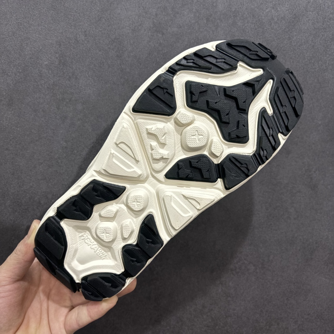 图片[9]-【绿x版】HOKA One One Hopara Sandals 霍帕拉系列水路两用溯溪涉水休闲户外露营凉鞋 作为先锋品牌的 HOKA ONE ONE总是以独特的方式 HOPA RA是一款溯溪鞋 又名排水鞋 可长期用于涉水和溯溪 保护脚底和脚趾的安全和舒适 鞋面材料速干 透气 耐磨 鞋底防滑 耐磨 抓地能力强 出于安全考虑 设计要求较高 涉水溯溪过程中 水 泥沙 可以直接从鞋内大孔排出 细纹鞋底使在岩石上抓地能力强 避免打滑 而上路后 鞋面具有快干透气等优点 尺码：36 36.5 37.5 38 39 40 40.5 41 42 42.5 43 44 45-选品中心