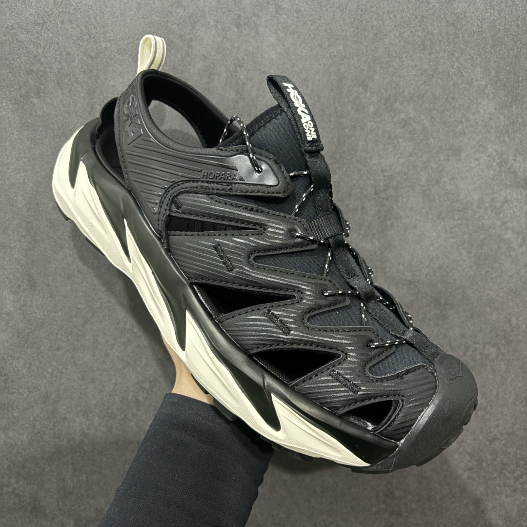 图片[4]-【绿x版】HOKA One One Hopara Sandals 霍帕拉系列水路两用溯溪涉水休闲户外露营凉鞋 作为先锋品牌的 HOKA ONE ONE总是以独特的方式 HOPA RA是一款溯溪鞋 又名排水鞋 可长期用于涉水和溯溪 保护脚底和脚趾的安全和舒适 鞋面材料速干 透气 耐磨 鞋底防滑 耐磨 抓地能力强 出于安全考虑 设计要求较高 涉水溯溪过程中 水 泥沙 可以直接从鞋内大孔排出 细纹鞋底使在岩石上抓地能力强 避免打滑 而上路后 鞋面具有快干透气等优点 尺码：36 36.5 37.5 38 39 40 40.5 41 42 42.5 43 44 45-选品中心