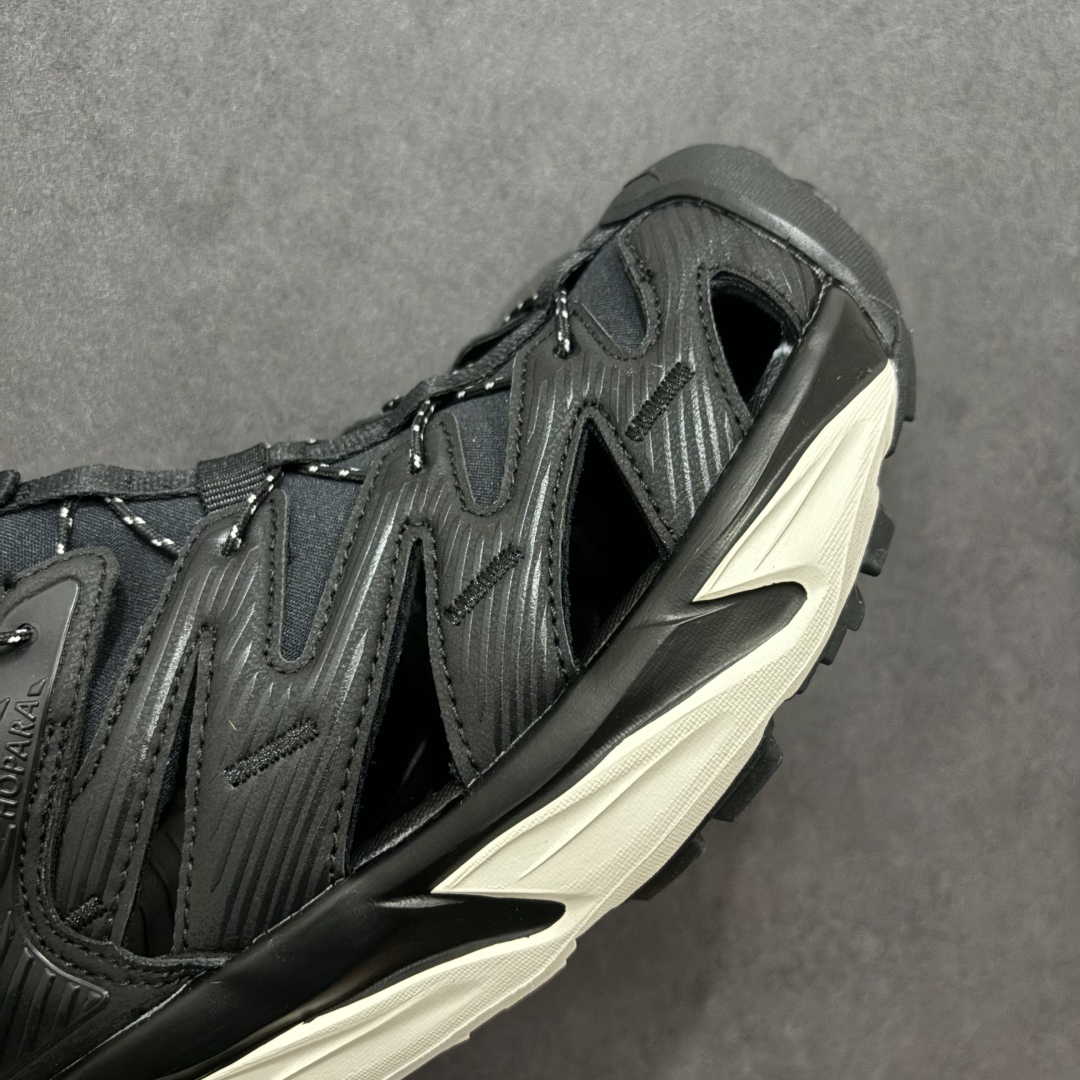 图片[5]-【绿x版】HOKA One One Hopara Sandals 霍帕拉系列水路两用溯溪涉水休闲户外露营凉鞋 作为先锋品牌的 HOKA ONE ONE总是以独特的方式 HOPA RA是一款溯溪鞋 又名排水鞋 可长期用于涉水和溯溪 保护脚底和脚趾的安全和舒适 鞋面材料速干 透气 耐磨 鞋底防滑 耐磨 抓地能力强 出于安全考虑 设计要求较高 涉水溯溪过程中 水 泥沙 可以直接从鞋内大孔排出 细纹鞋底使在岩石上抓地能力强 避免打滑 而上路后 鞋面具有快干透气等优点 尺码：36 36.5 37.5 38 39 40 40.5 41 42 42.5 43 44 45-选品中心