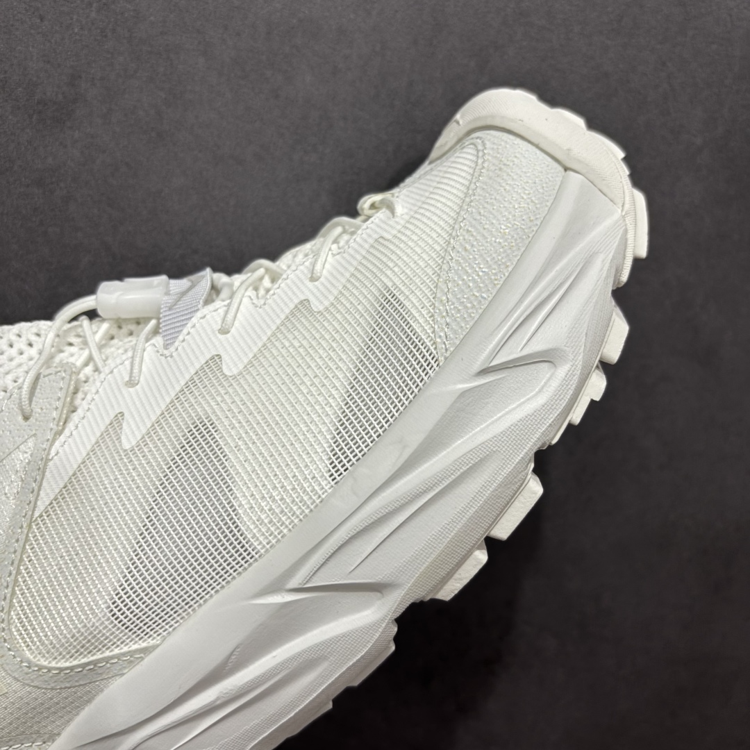 图片[5]-【绿x版】Hoka W Hopara 2 霍帕拉系列水路两用溯溪涉水休闲户外露营凉鞋 作为先锋品牌的 HOKA ONE ONE总是以独特的方式 HOPARA是一款溯溪鞋 又名排水鞋 可长期用于涉水和溯溪 保护脚底和脚趾的安全和舒适 鞋面材料速干 透气 耐磨 鞋底防滑 耐磨 抓地能力强 出于安全考虑 设计要求较高-涉水溯溪过程中 水 泥沙 可以直接从鞋内大孔排出 细纹鞋底使在岩石上抓地能力强 避免打滑 而上路后 鞋面具有快干透气等优点 尺码：36 36.5 37.5 38 39 40 40.5 41 42 42.5 43 44 45-选品中心