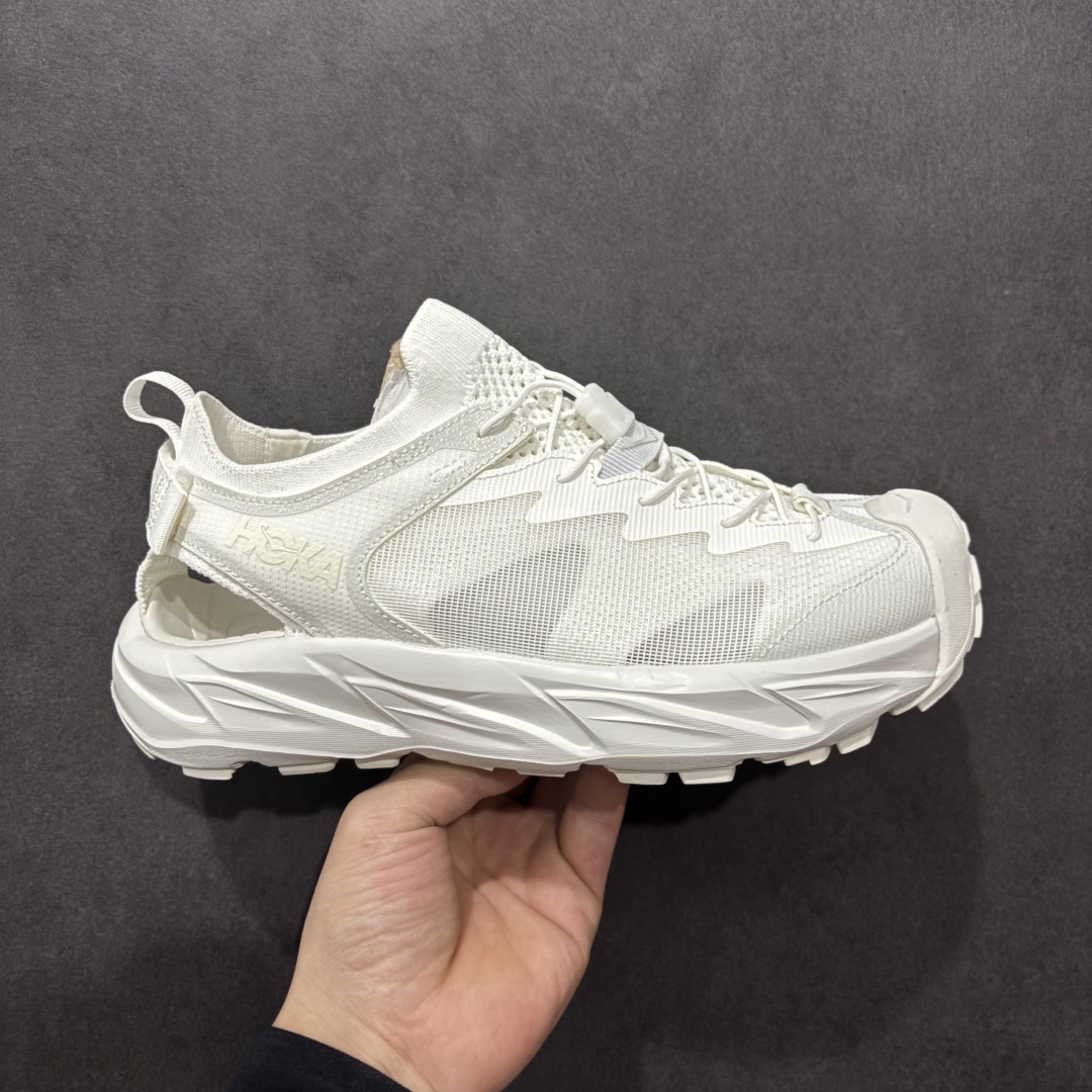 【绿x版】Hoka W Hopara 2 霍帕拉系列水路两用溯溪涉水休闲户外露营凉鞋 作为先锋品牌的 HOKA ONE ONE总是以独特的方式 HOPARA是一款溯溪鞋 又名排水鞋 可长期用于涉水和溯溪 保护脚底和脚趾的安全和舒适 鞋面材料速干 透气 耐磨 鞋底防滑 耐磨 抓地能力强 出于安全考虑 设计要求较高-涉水溯溪过程中 水 泥沙 可以直接从鞋内大孔排出 细纹鞋底使在岩石上抓地能力强 避免打滑 而上路后 鞋面具有快干透气等优点 尺码:36 36.5 37.5 38 39 40 40.5 41 42 42.5 43 44 45-选品中心