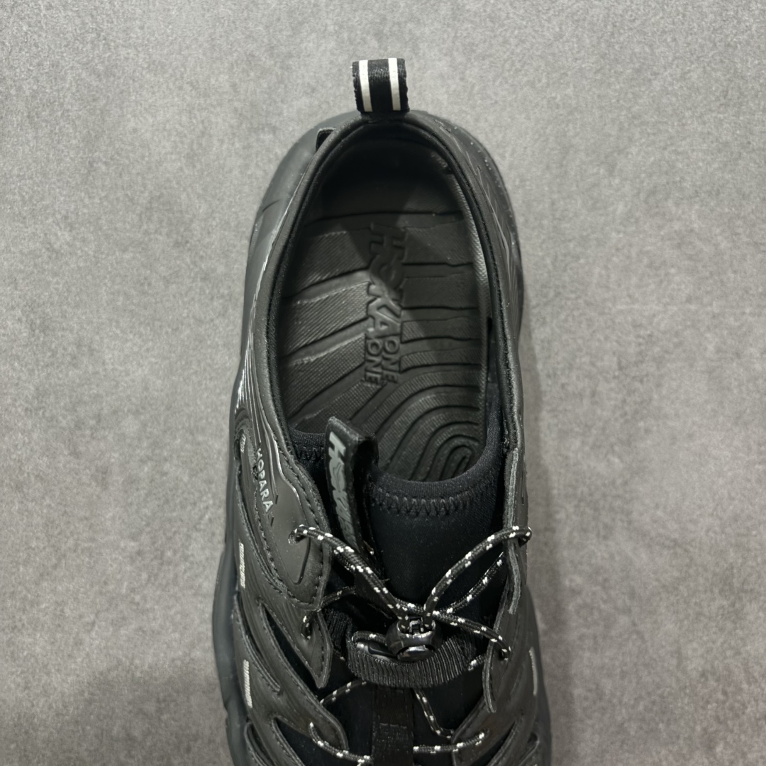 图片[7]-【绿x版】HOKA One One Hopara Sandals 霍帕拉系列水路两用溯溪涉水休闲户外露营凉鞋 作为先锋品牌的 HOKA ONE ONE总是以独特的方式 HOPA RA是一款溯溪鞋 又名排水鞋 可长期用于涉水和溯溪 保护脚底和脚趾的安全和舒适 鞋面材料速干 透气 耐磨 鞋底防滑 耐磨 抓地能力强 出于安全考虑 设计要求较高 涉水溯溪过程中 水 泥沙 可以直接从鞋内大孔排出 细纹鞋底使在岩石上抓地能力强 避免打滑 而上路后 鞋面具有快干透气等优点 尺码：36 36.5 37.5 38 39 40 40.5 41 42 42.5 43 44 45-选品中心