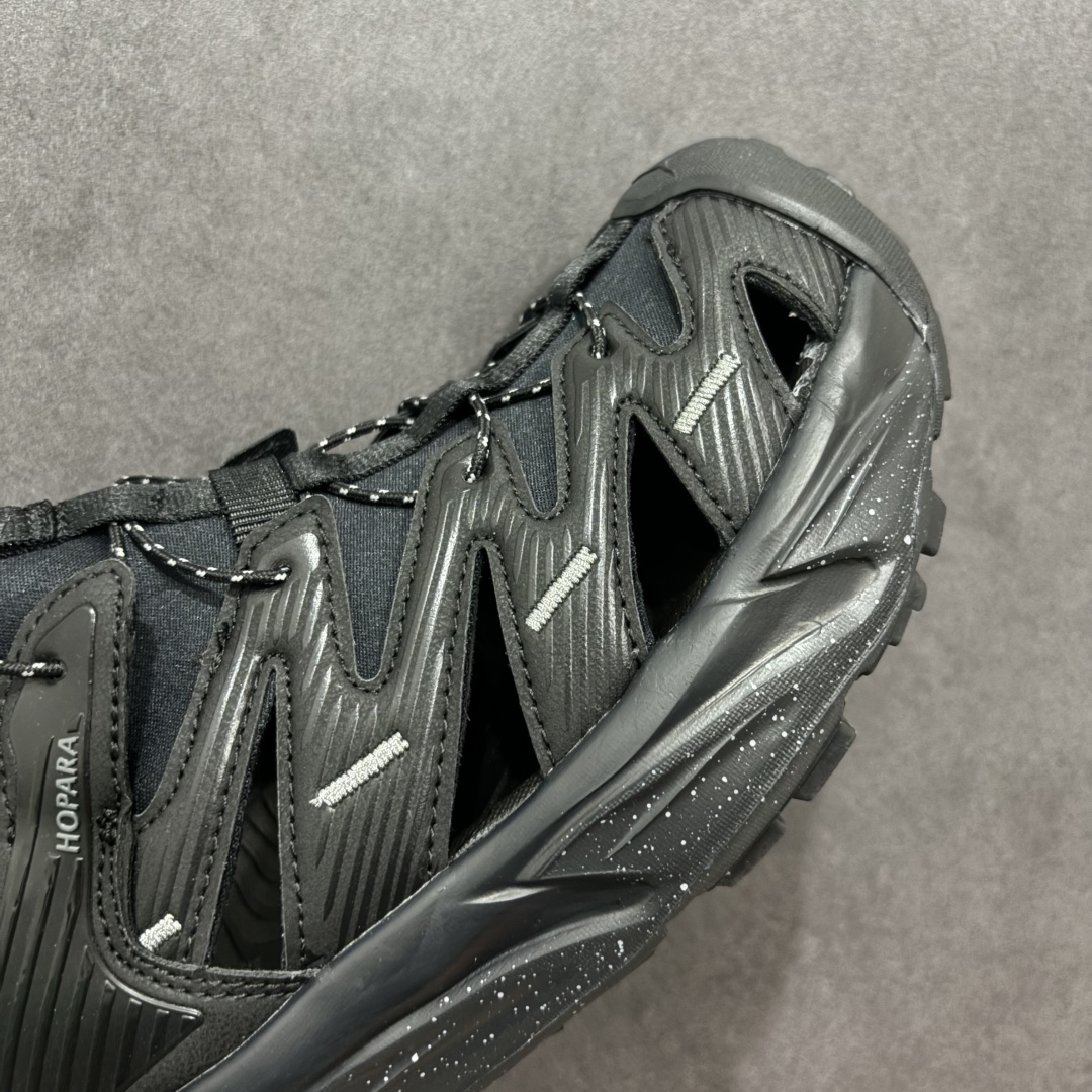 图片[5]-【绿x版】HOKA One One Hopara Sandals 霍帕拉系列水路两用溯溪涉水休闲户外露营凉鞋 作为先锋品牌的 HOKA ONE ONE总是以独特的方式 HOPA RA是一款溯溪鞋 又名排水鞋 可长期用于涉水和溯溪 保护脚底和脚趾的安全和舒适 鞋面材料速干 透气 耐磨 鞋底防滑 耐磨 抓地能力强 出于安全考虑 设计要求较高 涉水溯溪过程中 水 泥沙 可以直接从鞋内大孔排出 细纹鞋底使在岩石上抓地能力强 避免打滑 而上路后 鞋面具有快干透气等优点 尺码：36 36.5 37.5 38 39 40 40.5 41 42 42.5 43 44 45-选品中心