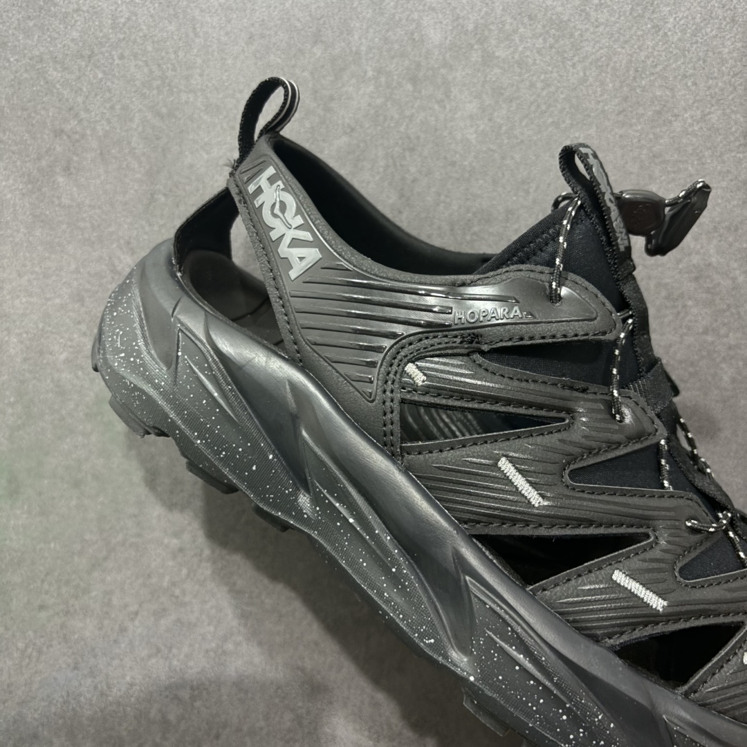 图片[6]-【绿x版】HOKA One One Hopara Sandals 霍帕拉系列水路两用溯溪涉水休闲户外露营凉鞋 作为先锋品牌的 HOKA ONE ONE总是以独特的方式 HOPA RA是一款溯溪鞋 又名排水鞋 可长期用于涉水和溯溪 保护脚底和脚趾的安全和舒适 鞋面材料速干 透气 耐磨 鞋底防滑 耐磨 抓地能力强 出于安全考虑 设计要求较高 涉水溯溪过程中 水 泥沙 可以直接从鞋内大孔排出 细纹鞋底使在岩石上抓地能力强 避免打滑 而上路后 鞋面具有快干透气等优点 尺码：36 36.5 37.5 38 39 40 40.5 41 42 42.5 43 44 45-选品中心