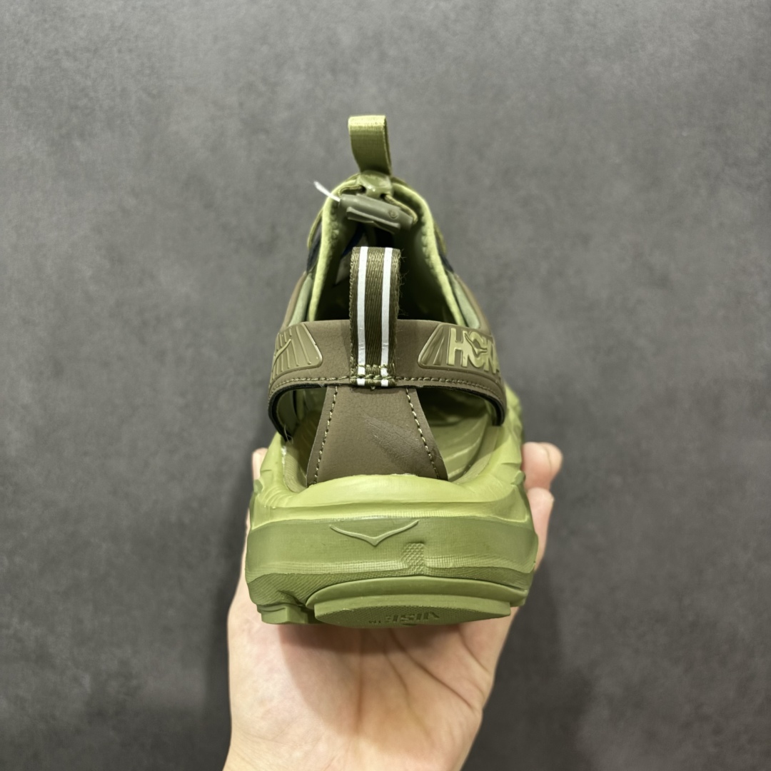 图片[2]-【绿x版】HOKA One One Hopara Sandals 霍帕拉系列水路两用溯溪涉水休闲户外露营凉鞋 作为先锋品牌的 HOKA ONE ONE总是以独特的方式 HOPA RA是一款溯溪鞋 又名排水鞋 可长期用于涉水和溯溪 保护脚底和脚趾的安全和舒适 鞋面材料速干 透气 耐磨 鞋底防滑 耐磨 抓地能力强 出于安全考虑 设计要求较高 涉水溯溪过程中 水 泥沙 可以直接从鞋内大孔排出 细纹鞋底使在岩石上抓地能力强 避免打滑 而上路后 鞋面具有快干透气等优点 尺码：36 36.5 37.5 38 39 40 40.5 41 42 42.5 43 44 45-选品中心
