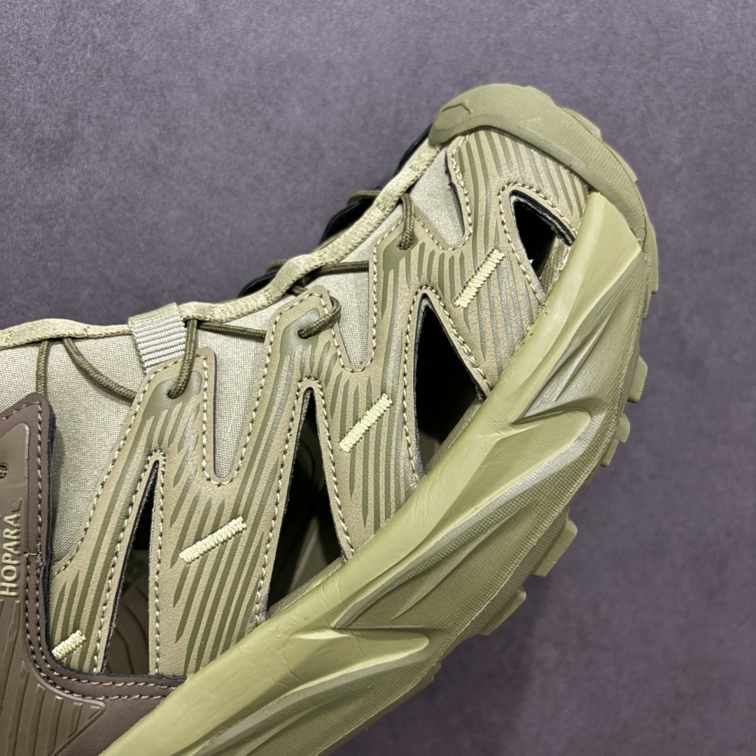 图片[5]-【绿x版】HOKA One One Hopara Sandals 霍帕拉系列水路两用溯溪涉水休闲户外露营凉鞋 作为先锋品牌的 HOKA ONE ONE总是以独特的方式 HOPA RA是一款溯溪鞋 又名排水鞋 可长期用于涉水和溯溪 保护脚底和脚趾的安全和舒适 鞋面材料速干 透气 耐磨 鞋底防滑 耐磨 抓地能力强 出于安全考虑 设计要求较高 涉水溯溪过程中 水 泥沙 可以直接从鞋内大孔排出 细纹鞋底使在岩石上抓地能力强 避免打滑 而上路后 鞋面具有快干透气等优点 尺码：36 36.5 37.5 38 39 40 40.5 41 42 42.5 43 44 45-选品中心