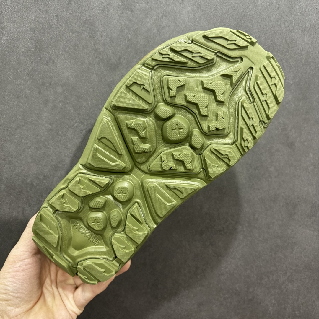 图片[9]-【绿x版】HOKA One One Hopara Sandals 霍帕拉系列水路两用溯溪涉水休闲户外露营凉鞋 作为先锋品牌的 HOKA ONE ONE总是以独特的方式 HOPA RA是一款溯溪鞋 又名排水鞋 可长期用于涉水和溯溪 保护脚底和脚趾的安全和舒适 鞋面材料速干 透气 耐磨 鞋底防滑 耐磨 抓地能力强 出于安全考虑 设计要求较高 涉水溯溪过程中 水 泥沙 可以直接从鞋内大孔排出 细纹鞋底使在岩石上抓地能力强 避免打滑 而上路后 鞋面具有快干透气等优点 尺码：36 36.5 37.5 38 39 40 40.5 41 42 42.5 43 44 45-选品中心
