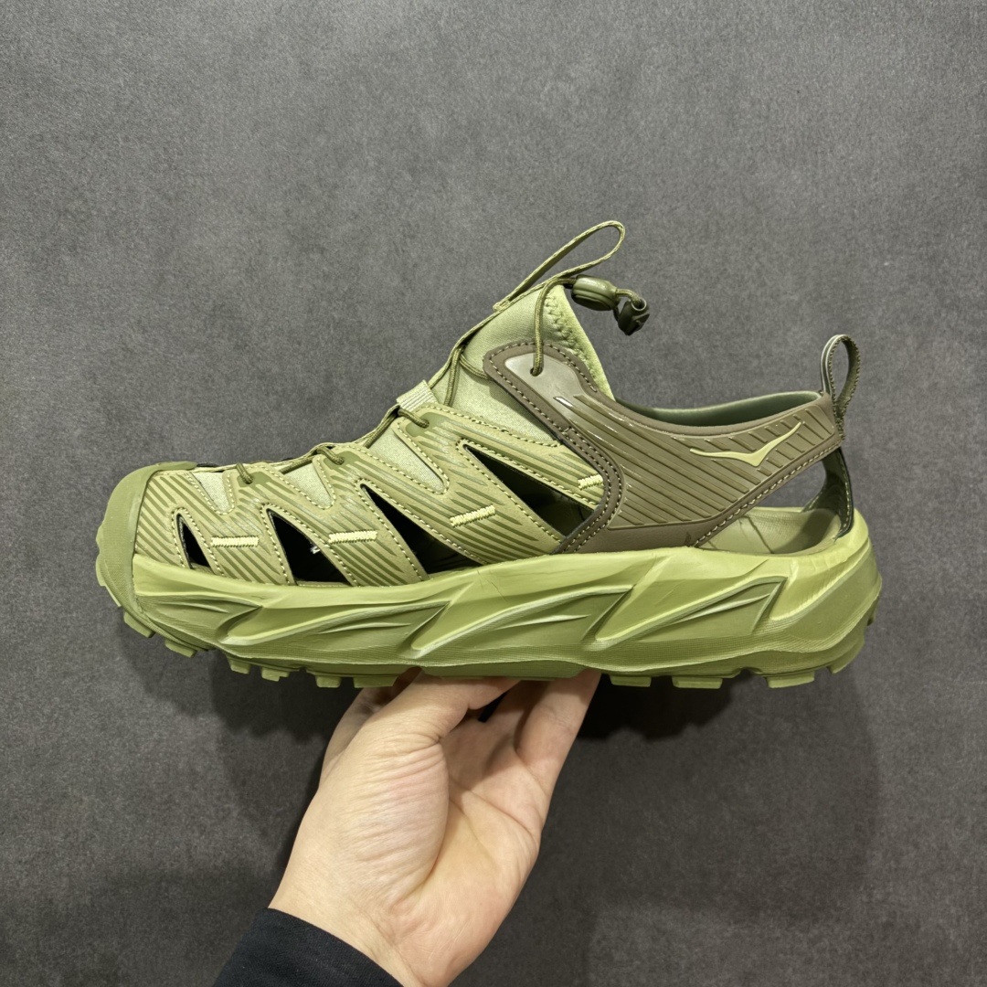 图片[3]-【绿x版】HOKA One One Hopara Sandals 霍帕拉系列水路两用溯溪涉水休闲户外露营凉鞋 作为先锋品牌的 HOKA ONE ONE总是以独特的方式 HOPA RA是一款溯溪鞋 又名排水鞋 可长期用于涉水和溯溪 保护脚底和脚趾的安全和舒适 鞋面材料速干 透气 耐磨 鞋底防滑 耐磨 抓地能力强 出于安全考虑 设计要求较高 涉水溯溪过程中 水 泥沙 可以直接从鞋内大孔排出 细纹鞋底使在岩石上抓地能力强 避免打滑 而上路后 鞋面具有快干透气等优点 尺码：36 36.5 37.5 38 39 40 40.5 41 42 42.5 43 44 45-选品中心