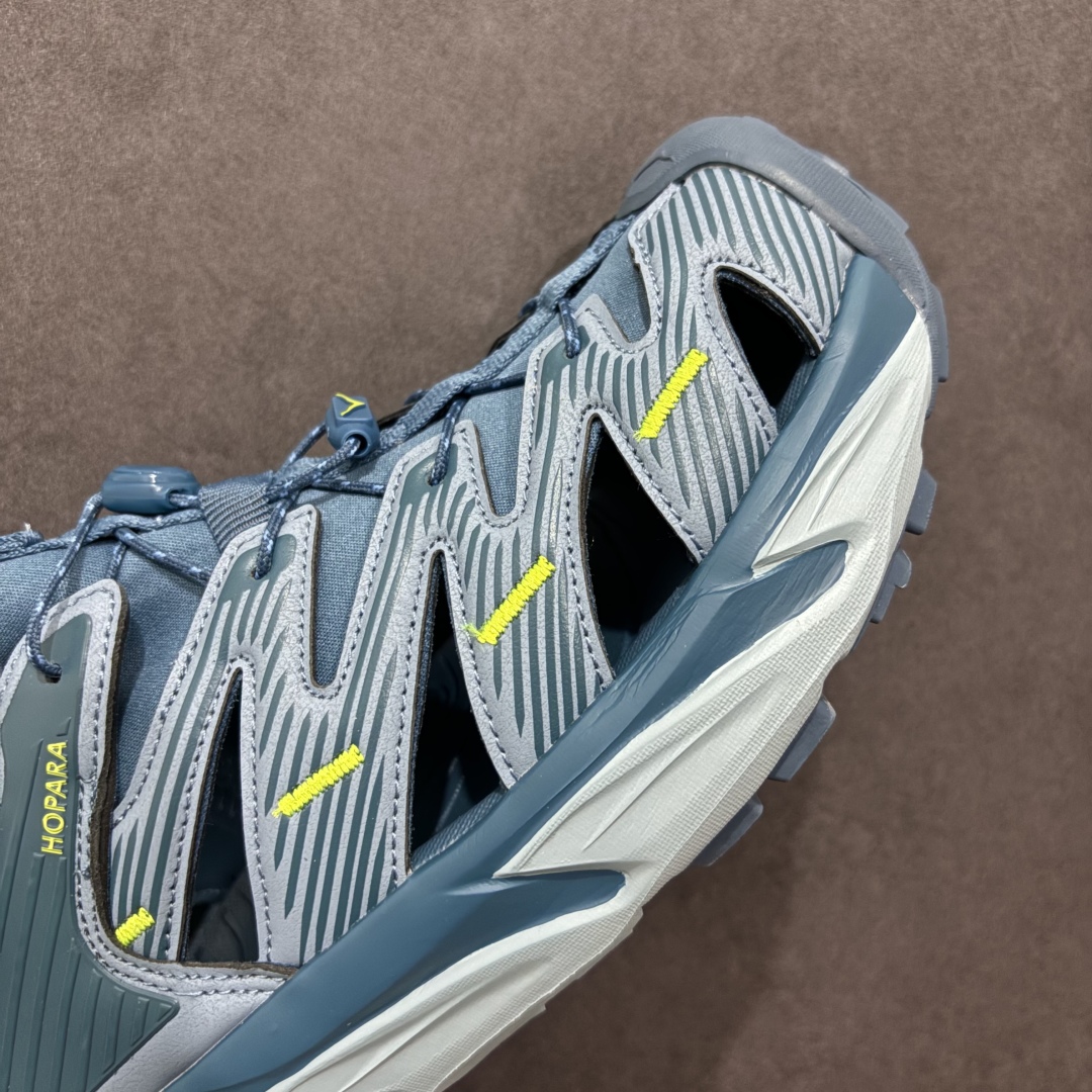 图片[5]-【绿x版】HOKA One One Hopara Sandals 霍帕拉系列水路两用溯溪涉水休闲户外露营凉鞋 作为先锋品牌的 HOKA ONE ONE总是以独特的方式 HOPA RA是一款溯溪鞋 又名排水鞋 可长期用于涉水和溯溪 保护脚底和脚趾的安全和舒适 鞋面材料速干 透气 耐磨 鞋底防滑 耐磨 抓地能力强 出于安全考虑 设计要求较高 涉水溯溪过程中 水 泥沙 可以直接从鞋内大孔排出 细纹鞋底使在岩石上抓地能力强 避免打滑 而上路后 鞋面具有快干透气等优点 尺码：36 36.5 37.5 38 39 40 40.5 41 42 42.5 43 44 45-选品中心