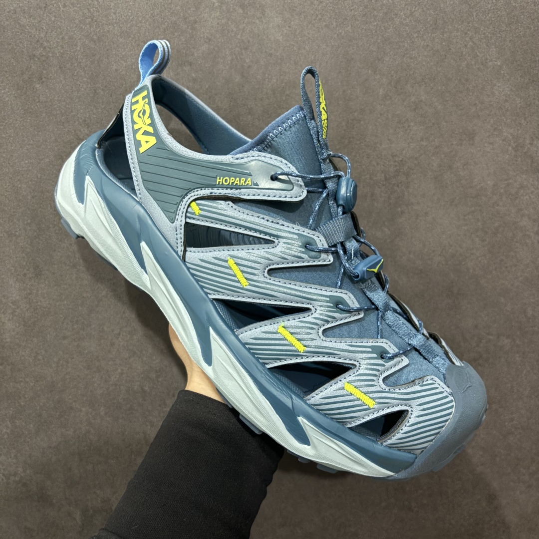 图片[4]-【绿x版】HOKA One One Hopara Sandals 霍帕拉系列水路两用溯溪涉水休闲户外露营凉鞋 作为先锋品牌的 HOKA ONE ONE总是以独特的方式 HOPA RA是一款溯溪鞋 又名排水鞋 可长期用于涉水和溯溪 保护脚底和脚趾的安全和舒适 鞋面材料速干 透气 耐磨 鞋底防滑 耐磨 抓地能力强 出于安全考虑 设计要求较高 涉水溯溪过程中 水 泥沙 可以直接从鞋内大孔排出 细纹鞋底使在岩石上抓地能力强 避免打滑 而上路后 鞋面具有快干透气等优点 尺码：36 36.5 37.5 38 39 40 40.5 41 42 42.5 43 44 45-选品中心