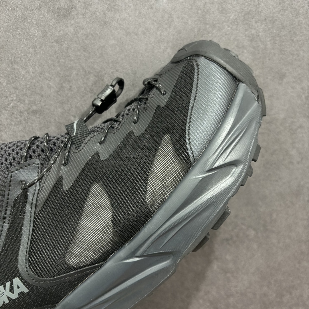 图片[5]-【绿x版】Hoka W Hopara 2 霍帕拉系列水路两用溯溪涉水休闲户外露营凉鞋 作为先锋品牌的 HOKA ONE ONE总是以独特的方式 HOPARA是一款溯溪鞋 又名排水鞋 可长期用于涉水和溯溪 保护脚底和脚趾的安全和舒适 鞋面材料速干 透气 耐磨 鞋底防滑 耐磨 抓地能力强 出于安全考虑 设计要求较高-涉水溯溪过程中 水 泥沙 可以直接从鞋内大孔排出 细纹鞋底使在岩石上抓地能力强 避免打滑 而上路后 鞋面具有快干透气等优点 尺码：36 36.5 37.5 38 39 40 40.5 41 42 42.5 43 44 45-选品中心