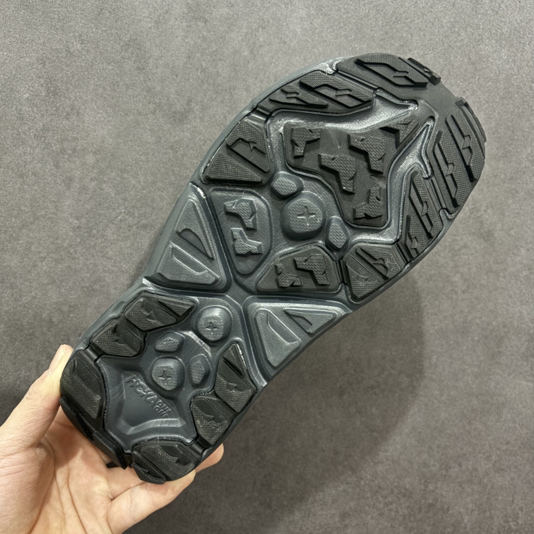 图片[9]-【绿x版】Hoka W Hopara 2 霍帕拉系列水路两用溯溪涉水休闲户外露营凉鞋 作为先锋品牌的 HOKA ONE ONE总是以独特的方式 HOPARA是一款溯溪鞋 又名排水鞋 可长期用于涉水和溯溪 保护脚底和脚趾的安全和舒适 鞋面材料速干 透气 耐磨 鞋底防滑 耐磨 抓地能力强 出于安全考虑 设计要求较高-涉水溯溪过程中 水 泥沙 可以直接从鞋内大孔排出 细纹鞋底使在岩石上抓地能力强 避免打滑 而上路后 鞋面具有快干透气等优点 尺码：36 36.5 37.5 38 39 40 40.5 41 42 42.5 43 44 45-选品中心