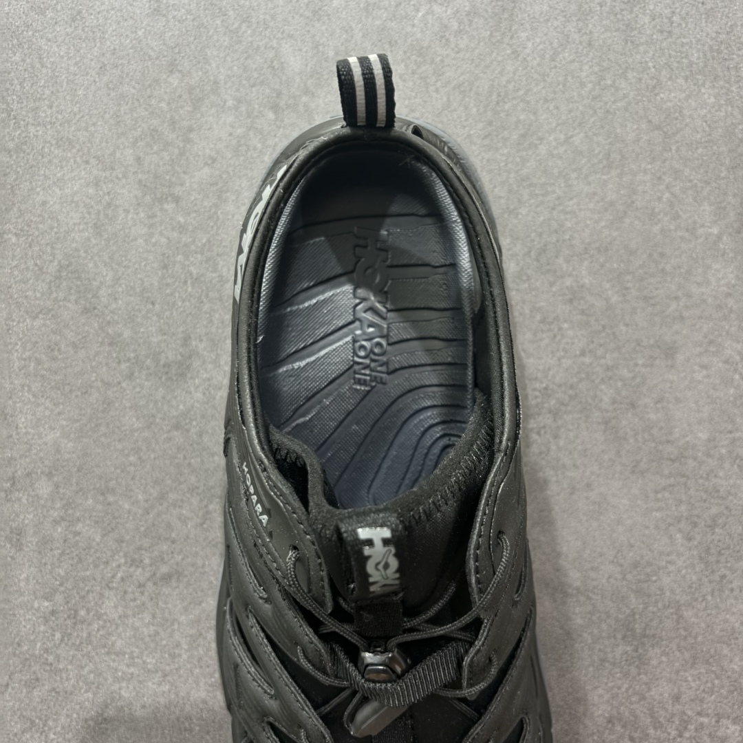 图片[7]-【绿x版】HOKA One One Hopara Sandals 霍帕拉系列水路两用溯溪涉水休闲户外露营凉鞋 作为先锋品牌的 HOKA ONE ONE总是以独特的方式 HOPA RA是一款溯溪鞋 又名排水鞋 可长期用于涉水和溯溪 保护脚底和脚趾的安全和舒适 鞋面材料速干 透气 耐磨 鞋底防滑 耐磨 抓地能力强 出于安全考虑 设计要求较高 涉水溯溪过程中 水 泥沙 可以直接从鞋内大孔排出 细纹鞋底使在岩石上抓地能力强 避免打滑 而上路后 鞋面具有快干透气等优点 尺码：36 36.5 37.5 38 39 40 40.5 41 42 42.5 43 44 45-选品中心