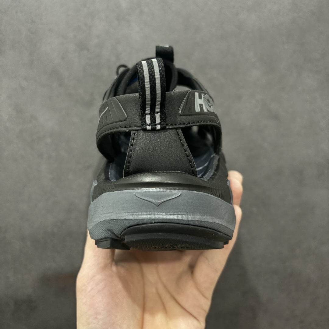 图片[2]-【绿x版】HOKA One One Hopara Sandals 霍帕拉系列水路两用溯溪涉水休闲户外露营凉鞋 作为先锋品牌的 HOKA ONE ONE总是以独特的方式 HOPA RA是一款溯溪鞋 又名排水鞋 可长期用于涉水和溯溪 保护脚底和脚趾的安全和舒适 鞋面材料速干 透气 耐磨 鞋底防滑 耐磨 抓地能力强 出于安全考虑 设计要求较高 涉水溯溪过程中 水 泥沙 可以直接从鞋内大孔排出 细纹鞋底使在岩石上抓地能力强 避免打滑 而上路后 鞋面具有快干透气等优点 尺码：36 36.5 37.5 38 39 40 40.5 41 42 42.5 43 44 45-选品中心