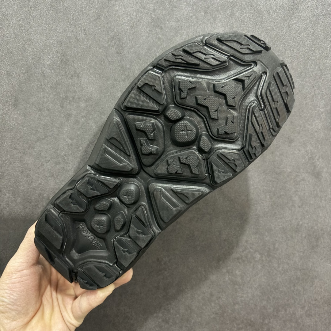 图片[9]-【绿x版】HOKA One One Hopara Sandals 霍帕拉系列水路两用溯溪涉水休闲户外露营凉鞋 作为先锋品牌的 HOKA ONE ONE总是以独特的方式 HOPA RA是一款溯溪鞋 又名排水鞋 可长期用于涉水和溯溪 保护脚底和脚趾的安全和舒适 鞋面材料速干 透气 耐磨 鞋底防滑 耐磨 抓地能力强 出于安全考虑 设计要求较高 涉水溯溪过程中 水 泥沙 可以直接从鞋内大孔排出 细纹鞋底使在岩石上抓地能力强 避免打滑 而上路后 鞋面具有快干透气等优点 尺码：36 36.5 37.5 38 39 40 40.5 41 42 42.5 43 44 45-选品中心