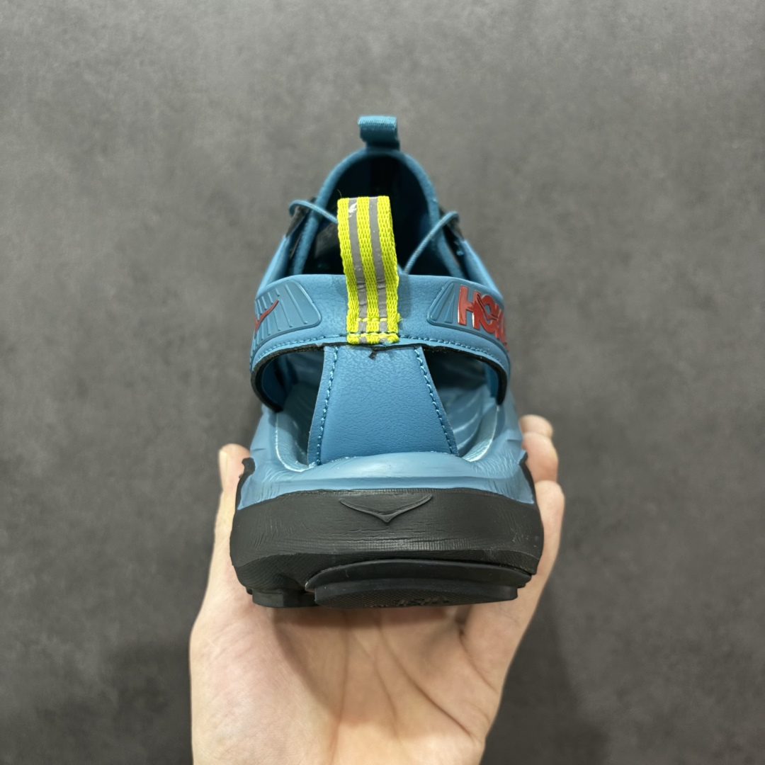 图片[2]-【绿x版】HOKA One One Hopara Sandals 霍帕拉系列水路两用溯溪涉水休闲户外露营凉鞋 作为先锋品牌的 HOKA ONE ONE总是以独特的方式 HOPA RA是一款溯溪鞋 又名排水鞋 可长期用于涉水和溯溪 保护脚底和脚趾的安全和舒适 鞋面材料速干 透气 耐磨 鞋底防滑 耐磨 抓地能力强 出于安全考虑 设计要求较高 涉水溯溪过程中 水 泥沙 可以直接从鞋内大孔排出 细纹鞋底使在岩石上抓地能力强 避免打滑 而上路后 鞋面具有快干透气等优点 尺码：36 36.5 37.5 38 39 40 40.5 41 42 42.5 43 44 45-选品中心
