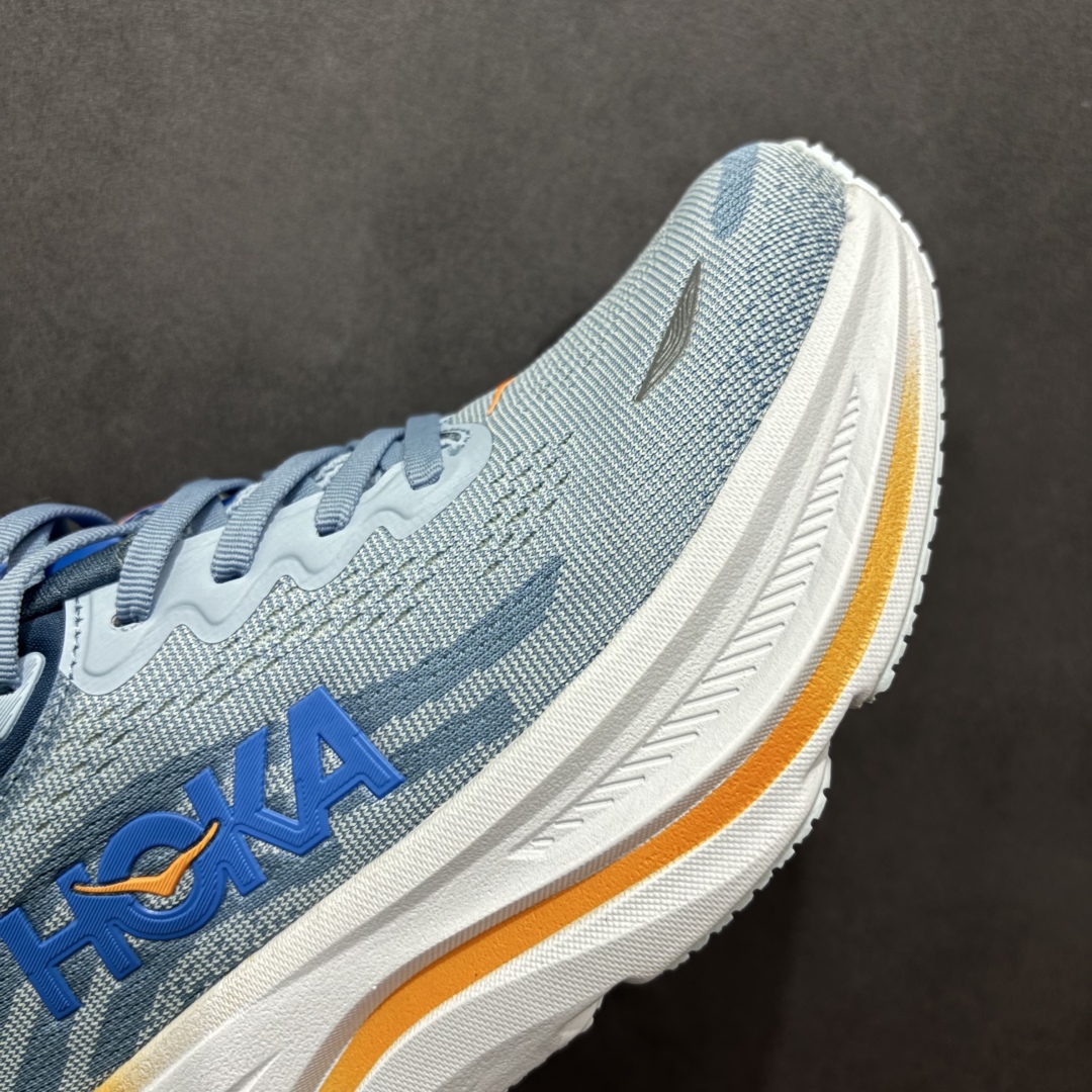  
HOKA BONDI 9 邦迪9代 高品质 原材料开发 鞋面采用特别透气的工程网布  中底还是HOK