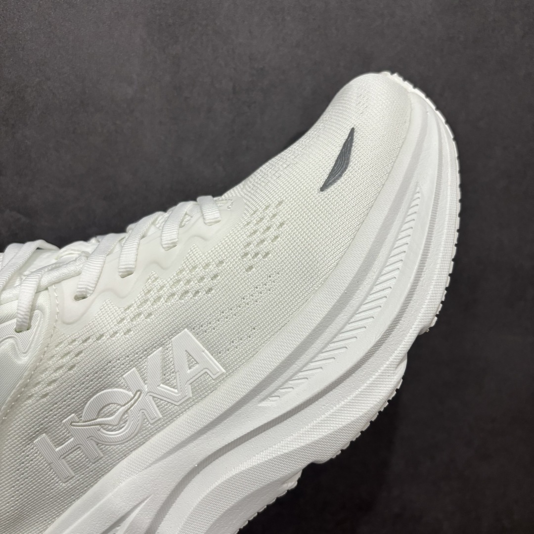  
HOKA BONDI 9 邦迪9代 高品质 原材料开发 鞋面采用特别透气的工程网布  中底还是HOK