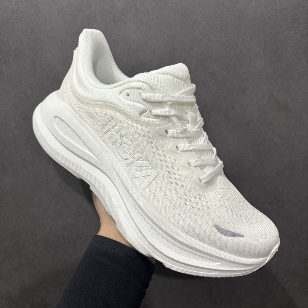  
HOKA BONDI 9 邦迪9代 高品质 原材料开发 鞋面采用特别透气的工程网布  中底还是HOK