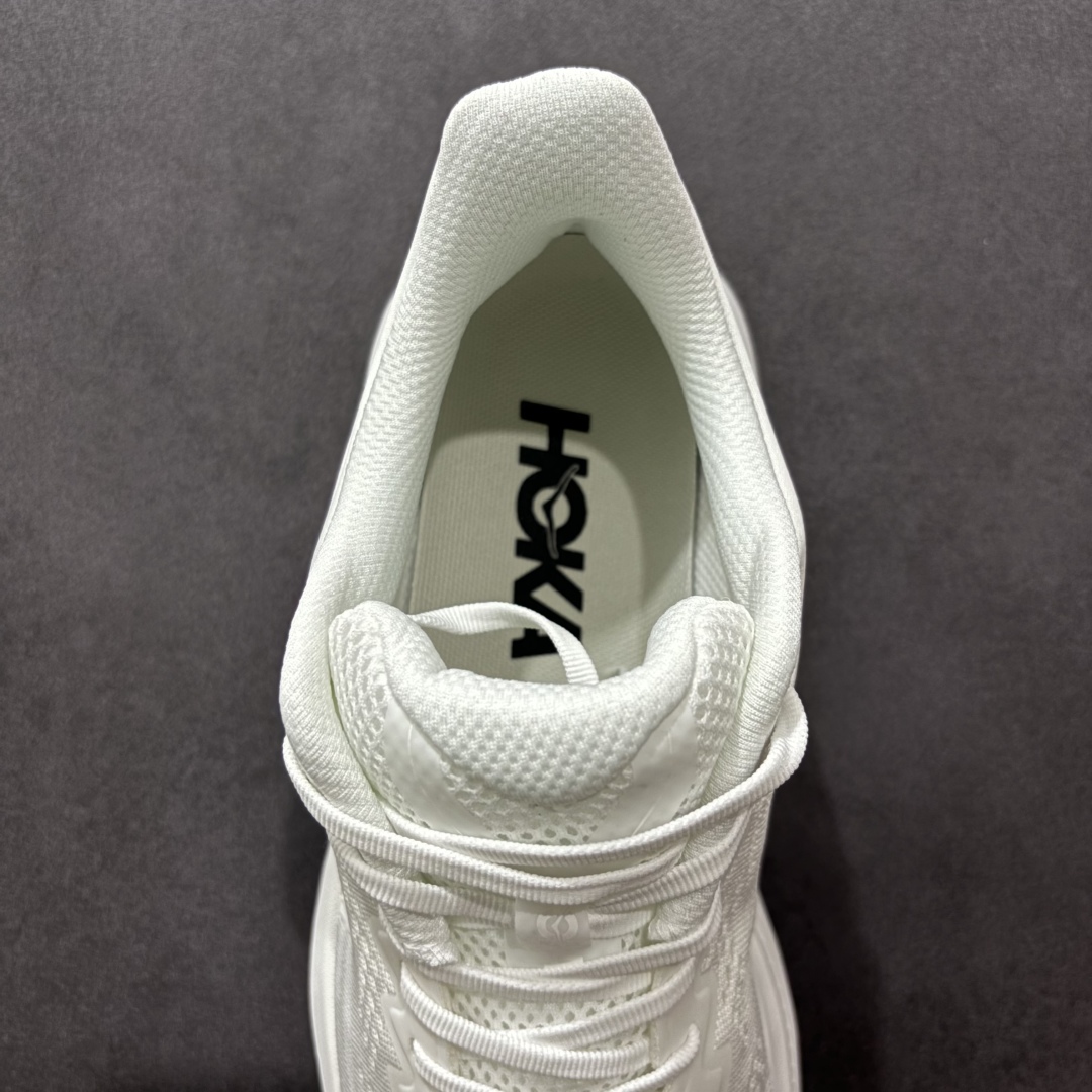  
HOKA BONDI 9 邦迪9代 高品质 原材料开发 鞋面采用特别透气的工程网布  中底还是HOK