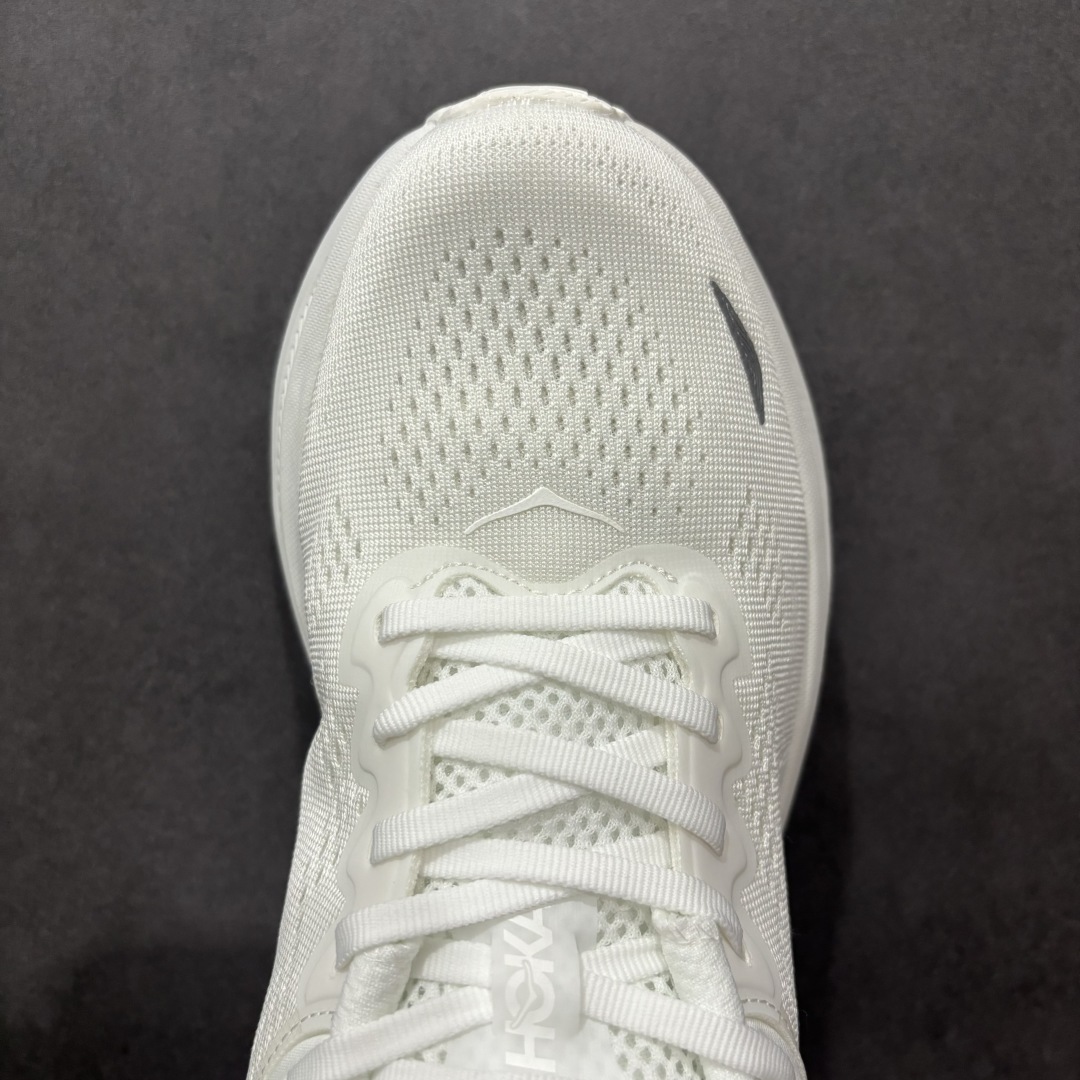  
HOKA BONDI 9 邦迪9代 高品质 原材料开发 鞋面采用特别透气的工程网布  中底还是HOK