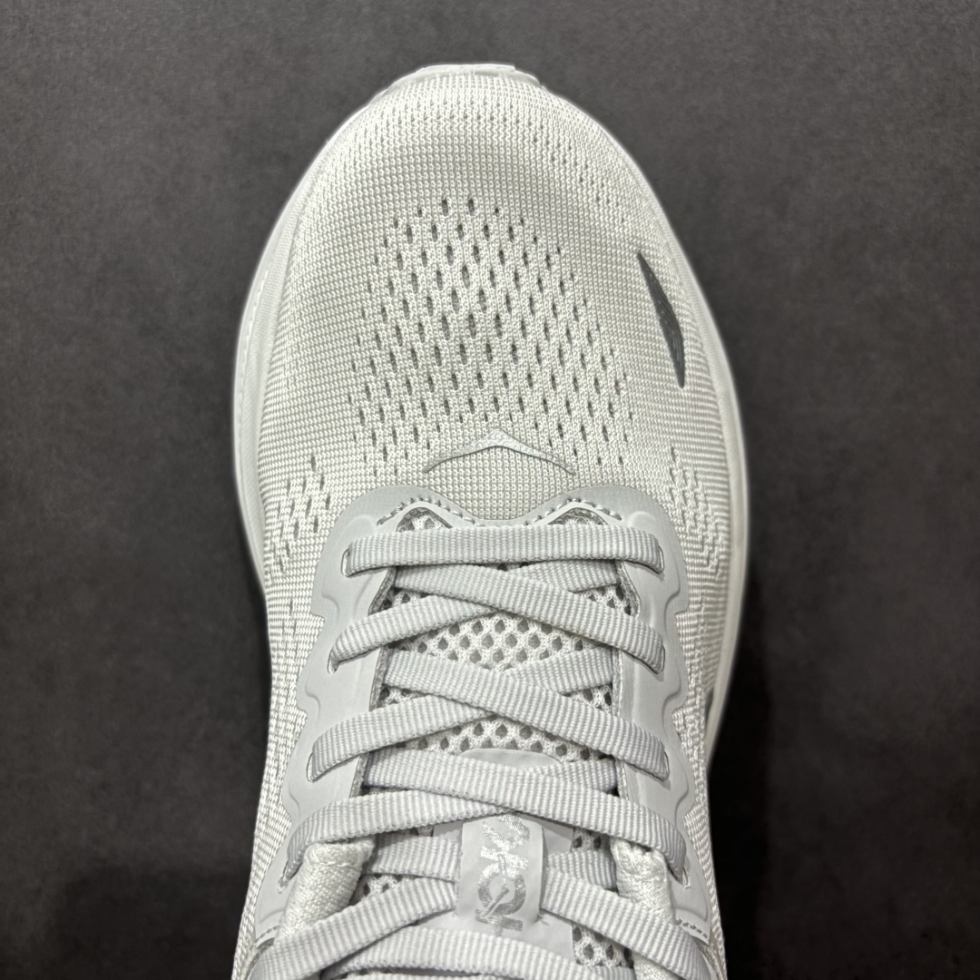  
HOKA BONDI 9 邦迪9代 高品质 原材料开发 鞋面采用特别透气的工程网布  中底还是HOK