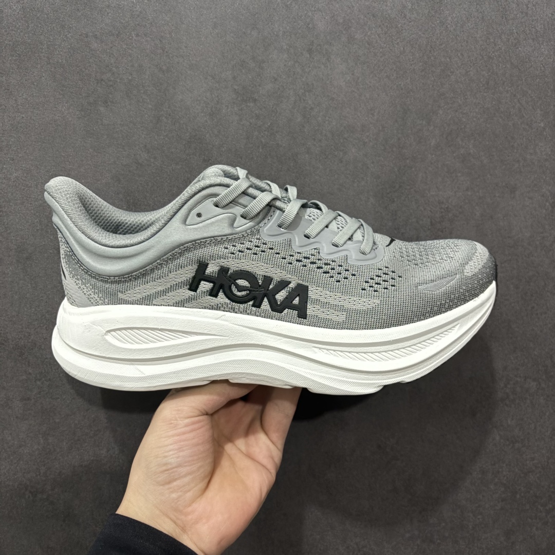  
HOKA BONDI 9 邦迪9代 高品质 原材料开发 鞋面采用特别透气的工程网布  中底还是HOK