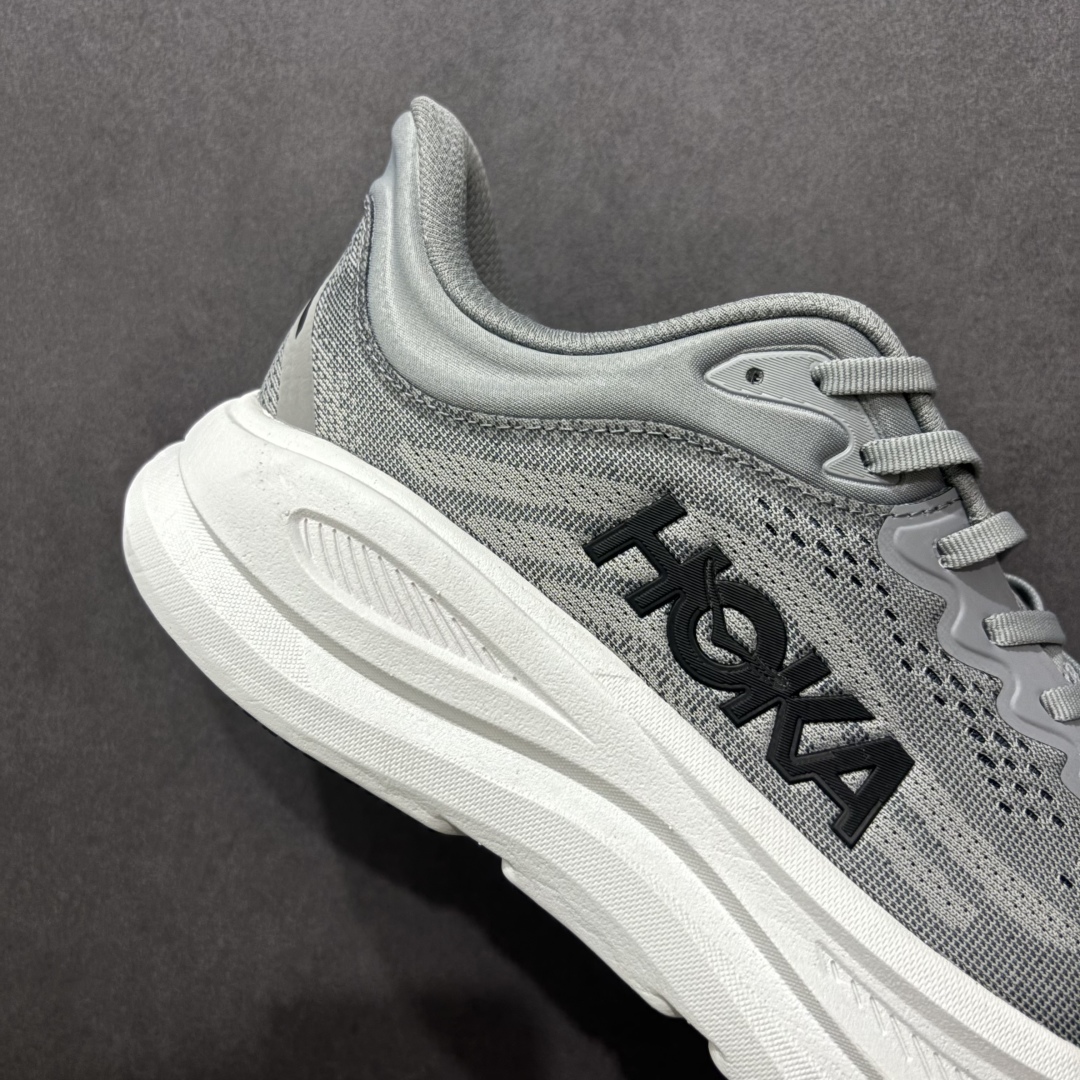  
HOKA BONDI 9 邦迪9代 高品质 原材料开发 鞋面采用特别透气的工程网布  中底还是HOK