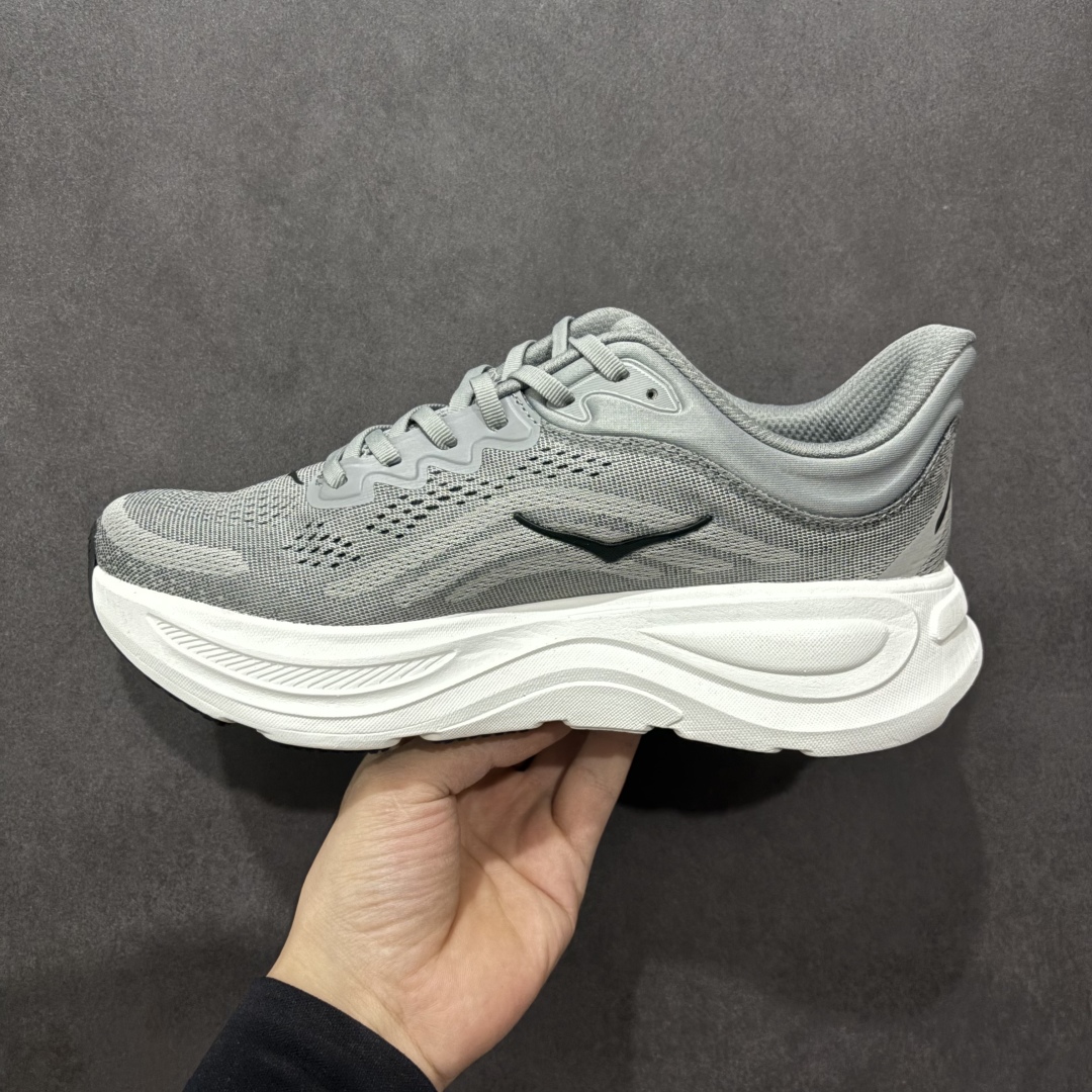  
HOKA BONDI 9 邦迪9代 高品质 原材料开发 鞋面采用特别透气的工程网布  中底还是HOK