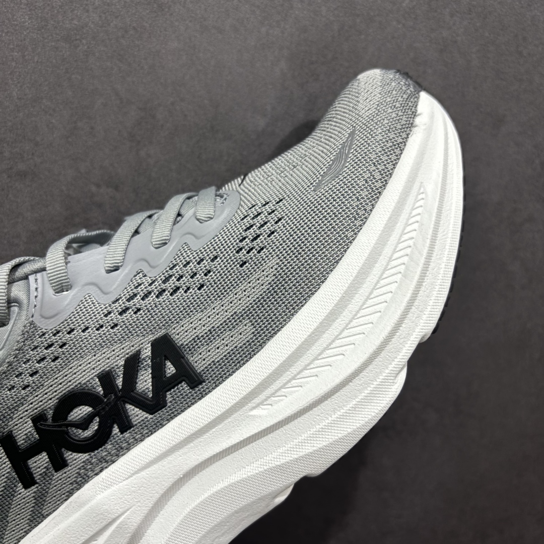  
HOKA BONDI 9 邦迪9代 高品质 原材料开发 鞋面采用特别透气的工程网布  中底还是HOK