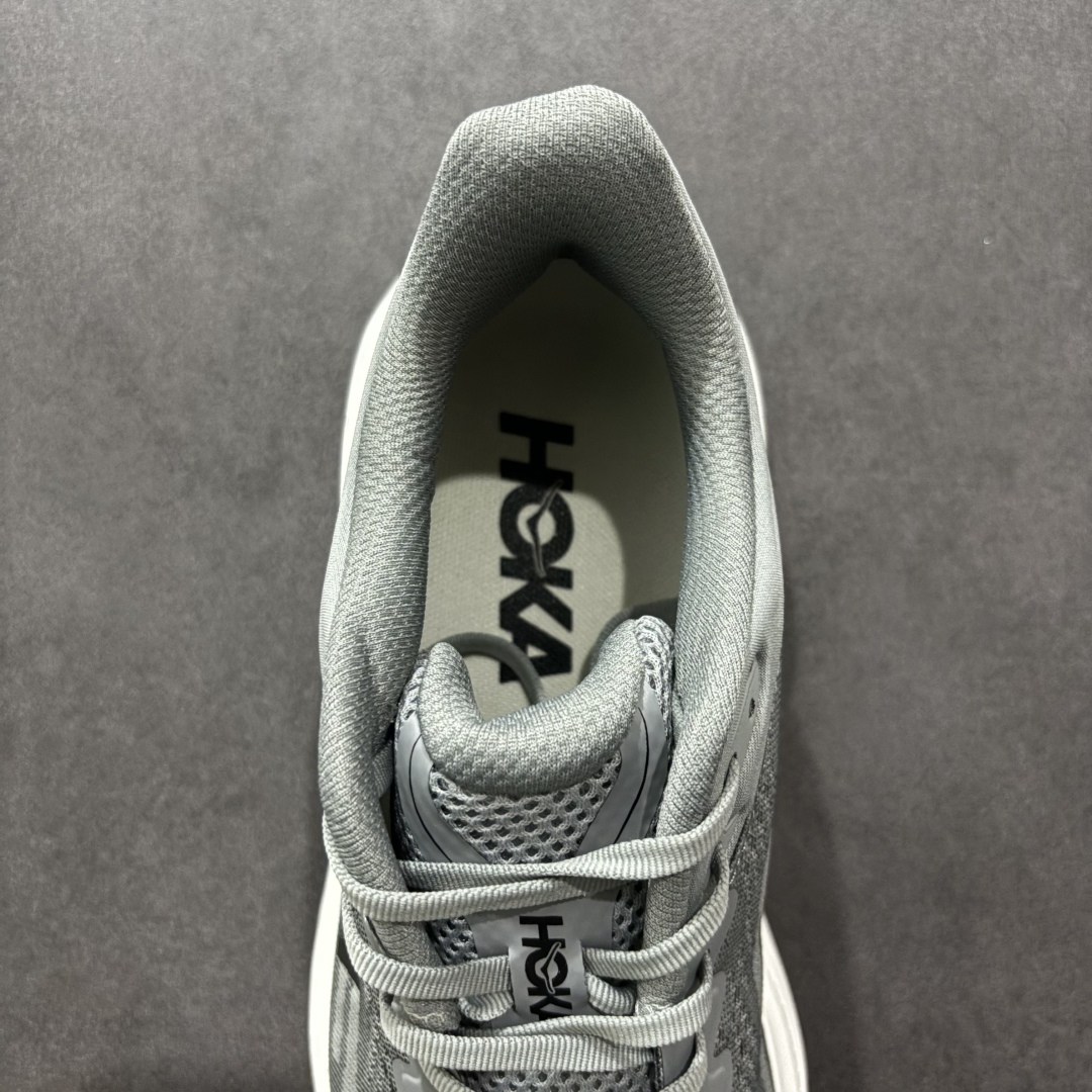  
HOKA BONDI 9 邦迪9代 高品质 原材料开发 鞋面采用特别透气的工程网布  中底还是HOK