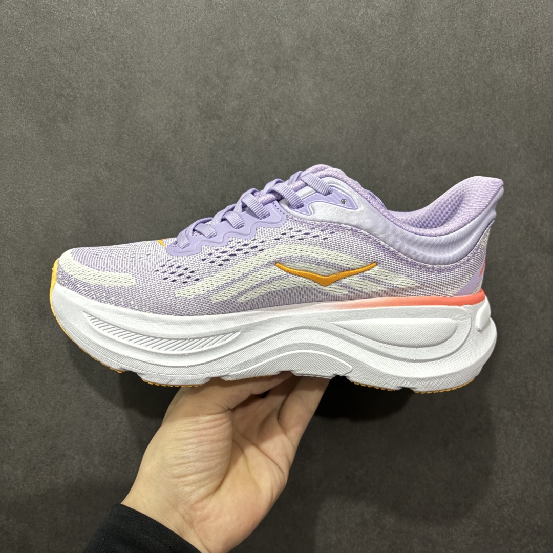  
HOKA BONDI 9 邦迪9代 高品质 原材料开发 鞋面采用特别透气的工程网布  中底还是HOK
