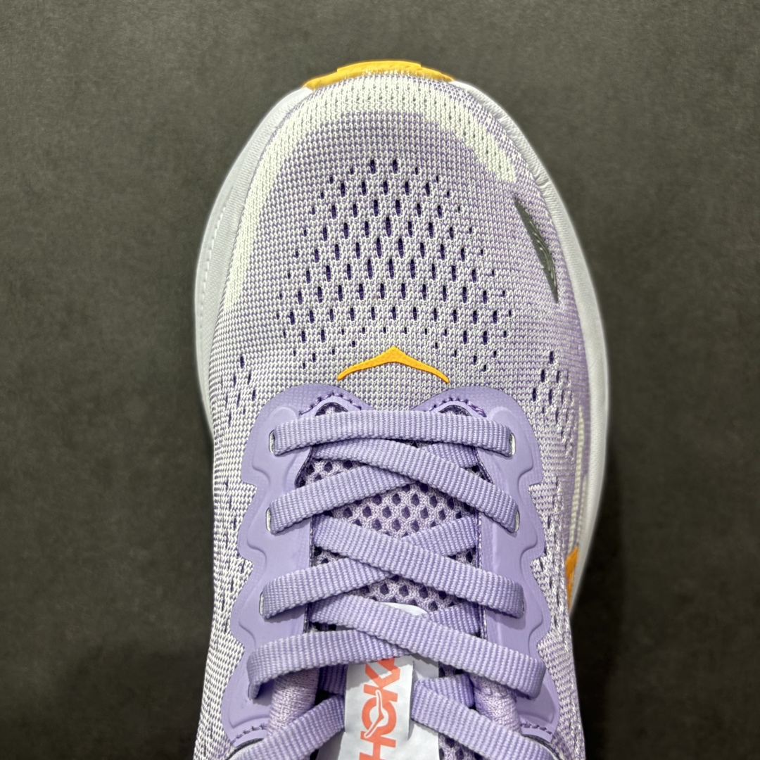  
HOKA BONDI 9 邦迪9代 高品质 原材料开发 鞋面采用特别透气的工程网布  中底还是HOK