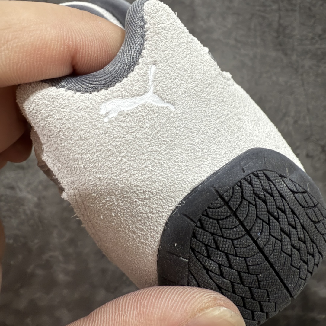 图片[2]-【纯原神版】Puma Speedcat OG Sparco 彪马罗马阿莫尔系列 复古运动休闲赛车跑鞋 市场顶级正确版本 版型 细节 烫金走线区分市面通货 欢迎对比🆚 工厂耗时3个月开发 原装档案原数据纸版楦型 采用鞋面材质(正确二次成型\’猛帮\’成型工艺🆚区别市面版本!!) 外置原数据开发轻量耐磨橡胶大底💪🏻 全球知名运动品牌PUMA宝马赛车系列 融合了宝马车队的标志性配色 以趣味十足又前卫复古的设计引领潮流 将赛道精神融入街头时尚 开启前卫竞速之旅 主打前卫复古风 Roma鞋款的鞋侧以复古的流线造型 缀以宝马经典Logo 巧妙吸睛 而Speedcat鞋款以亮眼三色条纹元素缀以舒适鞋面 赋予了独特的个性美学 演绎赛车的无尽能量 货号：404385-01-选品中心