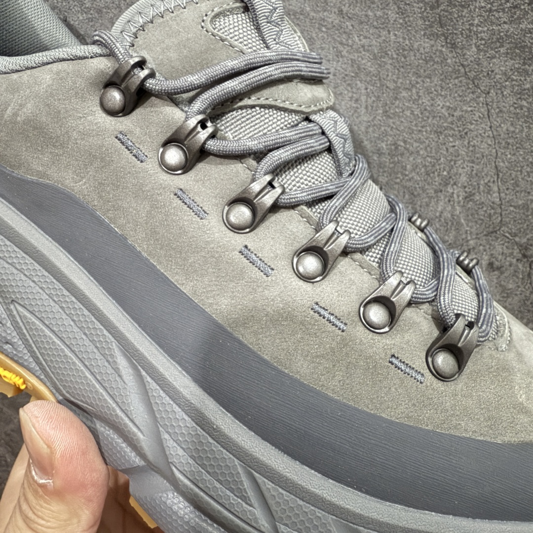 图片[4]-【纯原版本】Hidden Characters HOKA ONE ONE Tor Summit 2 萨米特 棕色 萨米特系列耐磨減震低帮户外功能运动鞋 鞋款特别研发使用性能独特的几何形跑鞋中底，此种鞋底更厚、更高、回弹性也更好，除了卓越的缓冲性能，它还能为各种阶段的跑者带来更具动感、更加稳定的跑步体验。HOKA ONE ONE从设计之初就清楚意识到，要保证跑者步幅的均匀一致，双脚自然而然的运动至关重要  尺码：36 36.5 37 38 38.5 39 40 40.5 41 42 42.5 43 44 45-选品中心