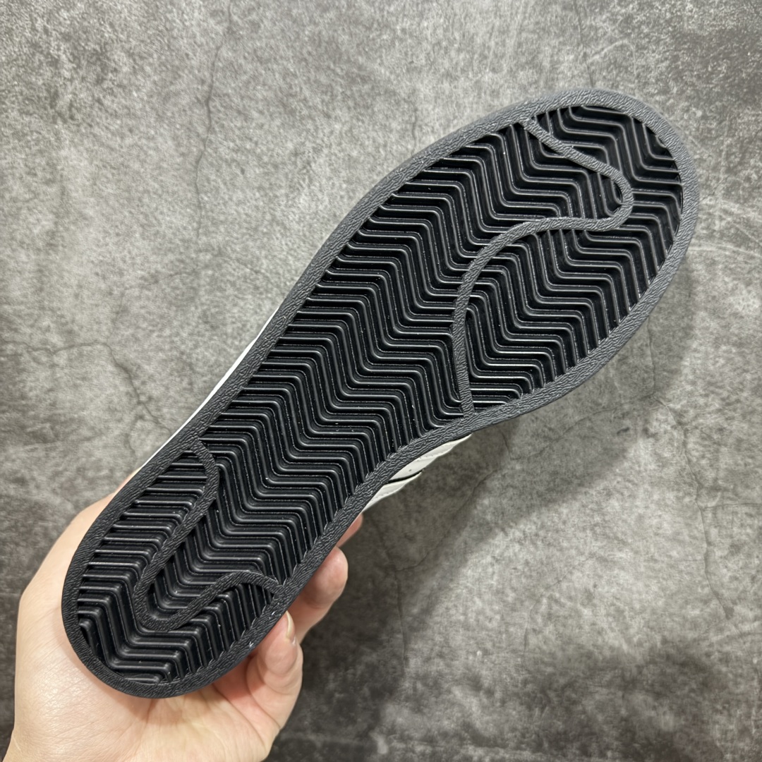  
【纯原】Adidas originals superstar 贝壳头 白黑
采用全新头层拼接皮革材质