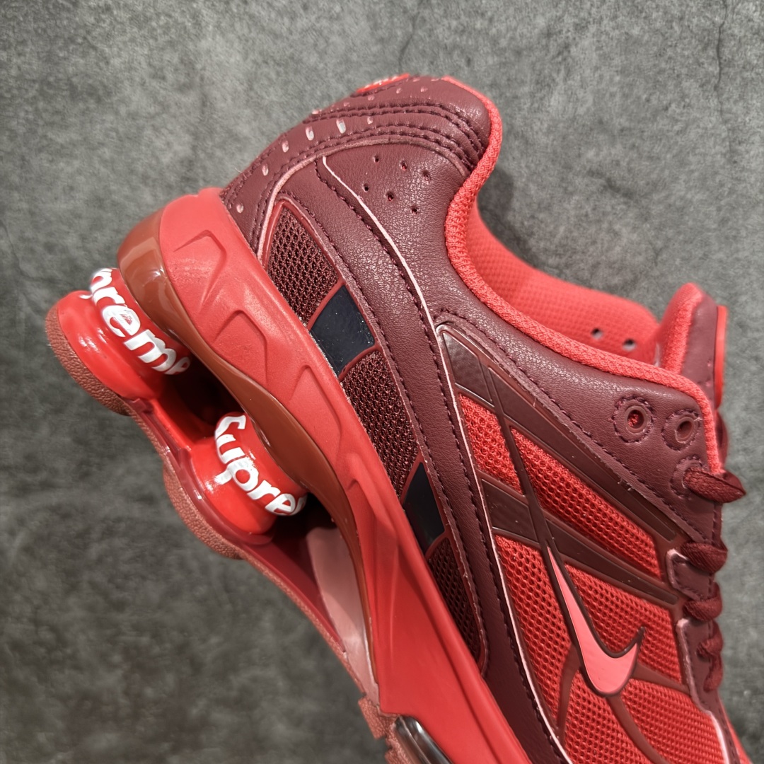 图片[7]-【外贸版】Supreme x Nike Shox Ride 2 SP联名扣篮系列休闲运动鞋.时尚男女篮球鞋缓震慢跑鞋 DN1615 101 Shox系列 舒适与时尚的完美结合，这款现代经典之作，凭借脚跟下方的四个支撑柱和前脚掌的Max Air技术，提供卓越的响应性缓震。鞋面采用真皮与合成革的混合材料，柔软且耐用。此外，鞋身的网眼材料和脚踝周围的通风孔得到了增强，能够保持脚部的凉爽。泡绵中底，橡胶外底。 货号： DN1615-600 尺码： 40-46 编码： T260270-选品中心