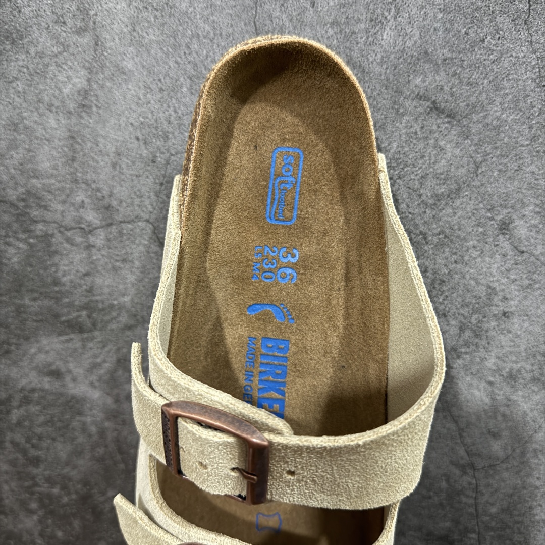 图片[8]-【DC纯原】Birkenstock Arizona 系列勃肯皮革绒面双扣时尚凉拖鞋 牛皮绒面革质地柔软 搭配可调节鞋扣提升穿着舒适度 人体工学设计分散脚部压力 保护脚踝 软木乳胶鞋床具有一定的收缩性 长时间穿着后能贴合脚型 EVA鞋底回弹性和抗张性力高 具有良好的防震、缓冲性 四季皆宜 柔软的鞋床采用额外的泡沫缓冲层 提供额外的舒适感和全天支撑 全网独家首发 源于德国的严谨工艺 牛巴戎面 中层松木 EVA 三层组合大底 优质牛皮面料五金扣 出口订单 尺码：35-44-选品中心
