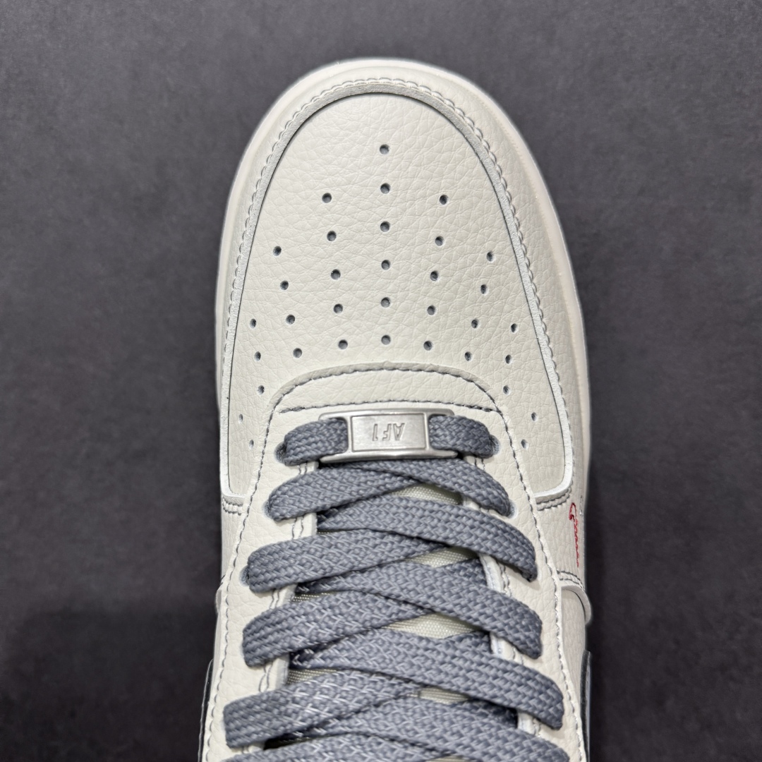 260  【定制版】Nike Air Force 1'07 Low 斯图西联名 双拼灰勾 空军一号低帮休闲板鞋 HH7518-037