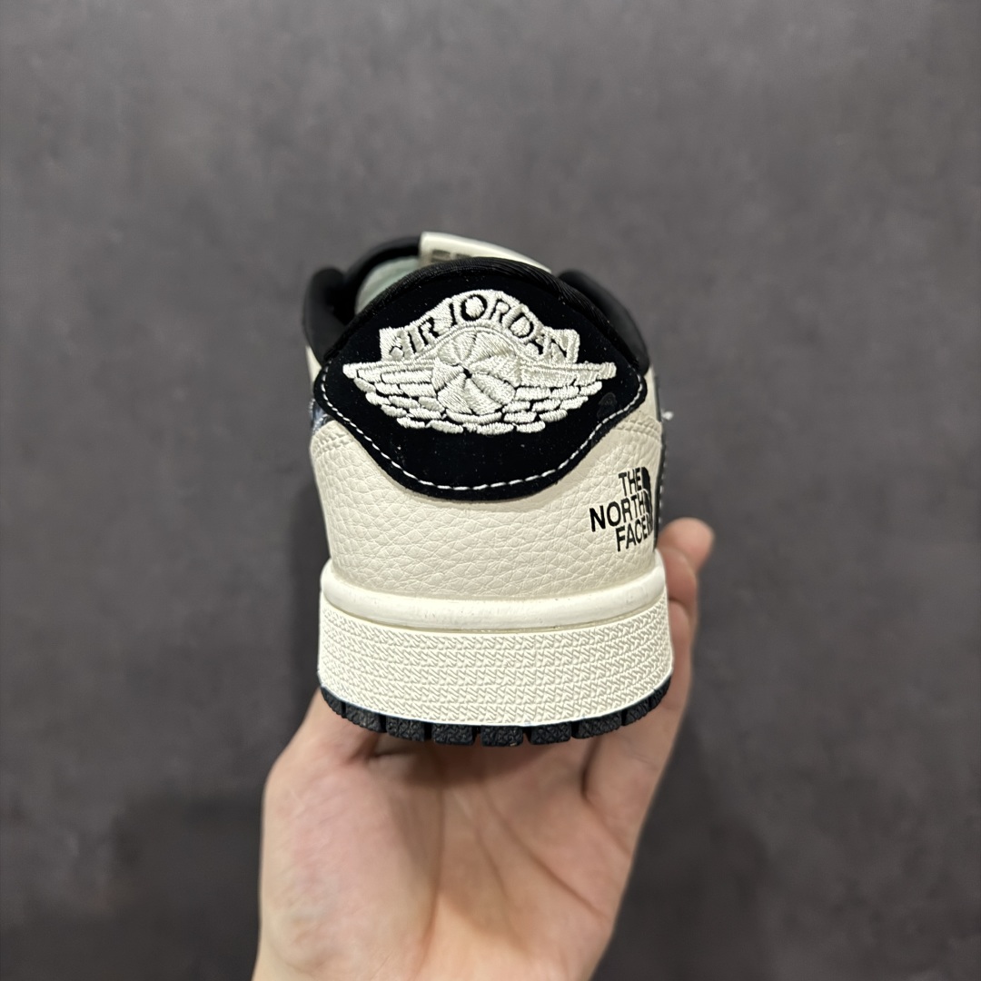 280  【定制版】Travis Scott x Fragment Design x Air Jordan 1 Low OG SP AJ1 乔1 北面联名 米黑涂鸦勾 低帮文化休闲板鞋 XS2024-021
