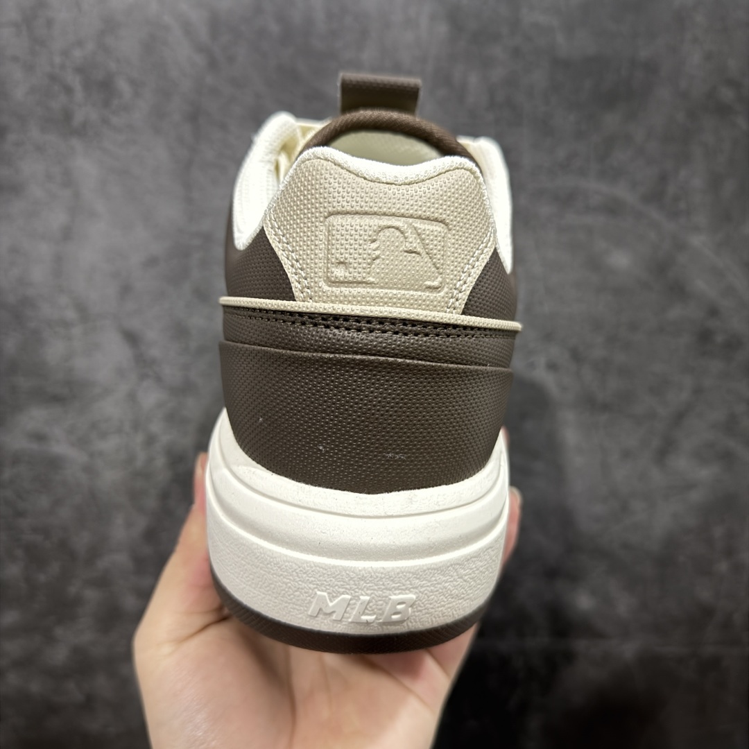 图片[4]-【纯原订单】MLB Chunky Liner Basic NY复古印花学长鞋系列低帮轻量增高厚底百搭休闲运动慢跑鞋板鞋 Korea韩国联名NY美国榄球纽约洋基队限定 市场第一梯队品质 韩国代购版本 MLB专用菱形双针中底布 重点细节中底布带注胶孔 原厂NFC感应吊牌 支持鉴定 一个两位数 原盒原标 全套原楦原纸板原厂数据开发 中韩文保养标贴 绿色防霉片 平台代购专供 独家一比一RB+MD组合大底 高频后跟小人Logo精准对位立体饱满 正确网布加超迁鞋面 转印中底走线紧密 转印Logo工艺表层防刮不掉色 尺码：36 36.5 37.5 38 38.5 39 40 40.5 41 42 42.5 43 44 44.5 45-选品中心