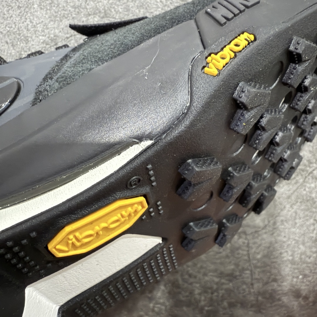 【纯原版】Sacai x Nike Zegamadome SP 联名款 机能风休闲运动鞋 HQ861