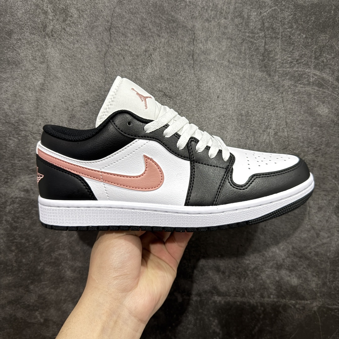 【小dt版本】Air Jordan AJ1 Low 低帮 黑白粉 553558-165 全新流水线出品 DT版本唯一平替选择 市场第二梯队最强版 全部原鞋开发 原楦原纸板开发 全鞋电脑针车 原厂内置全掌气垫 原盒内在原标 唯一Zp原版鞋带绑法 免检产品 全新2022版型 全头层皮料 完美零毛边处理 原厂配置全掌气垫 价格定位良心 尺码：36 36.5 37.5 38 38.5 39 40 40.5 41 42 42.5 43 44 44.5 45 46-选品中心