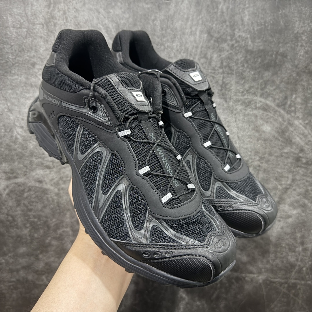 【绿x版】Salomon 萨洛蒙XT-Whisper 户外 休闲 运动鞋 跑鞋 477620 原版购入开发 做货 Salomon 对 XT-WHISPER 鞋面设计进行了升级,以多种鞋面材质,构造了丰富的鞋面层次,为鞋款增添摩登现代感。鞋款独特的波浪形 Sensifit系统设计勾勒出鞋身的流动感线条,并结合标志性的Quicklace™ 快速系带系统,保障全鞋舒适包裹感。结合 Contagrip® 大底,在保留鞋款功能性的同时多维度诠释城市户外型格 配送专柜精美包装🛍📦 面料 : 原版定制进口网面+牛皮 内里 : 原版进口透气网里 鞋底 : 原版开模防滑橡胶材质 底厚 :3.5CM 尺码: 36-46-选品中心