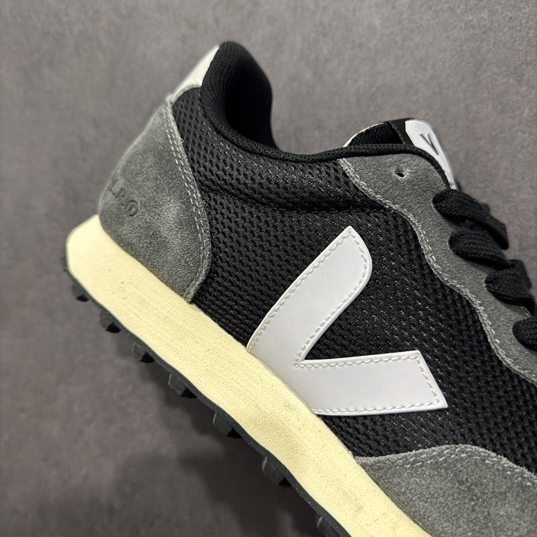  
Veja Leather Extra Sneakers 法国国民V字经典运动 板鞋 #Ins爆款 街