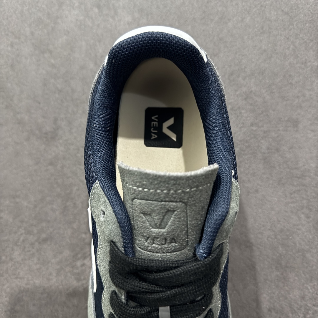  
Veja Leather Extra Sneakers 法国国民V字经典运动 板鞋 #Ins爆款 街