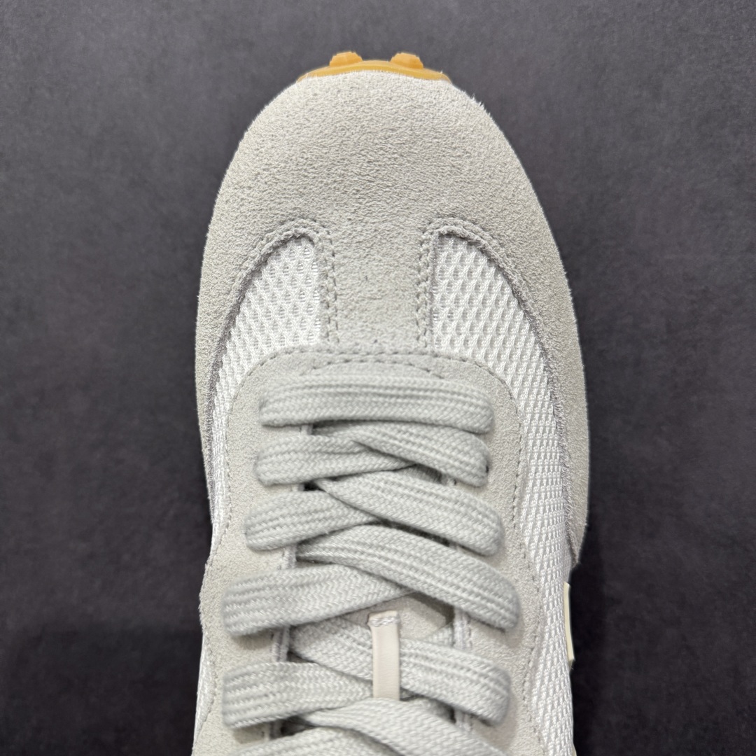  
Veja Leather Extra Sneakers 法国国民V字经典运动 板鞋 #Ins爆款 街