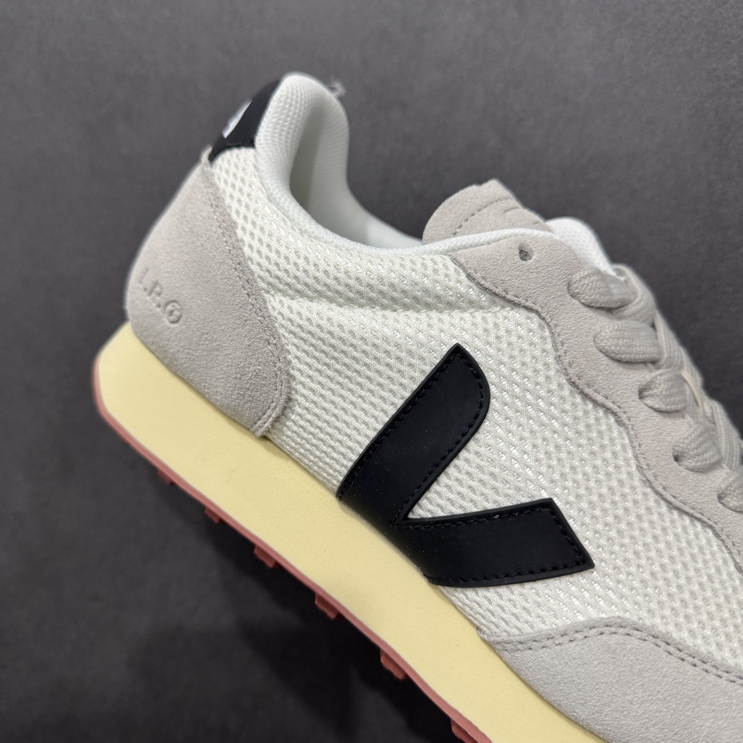  
Veja Leather Extra Sneakers 法国国民V字经典运动 板鞋 #Ins爆款 街