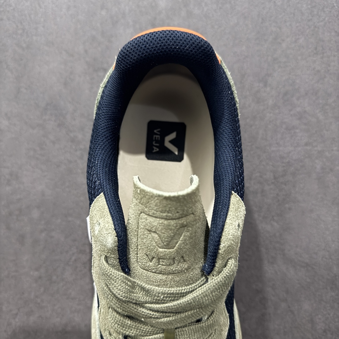  
Veja Leather Extra Sneakers 法国国民V字经典运动 板鞋 #Ins爆款 街